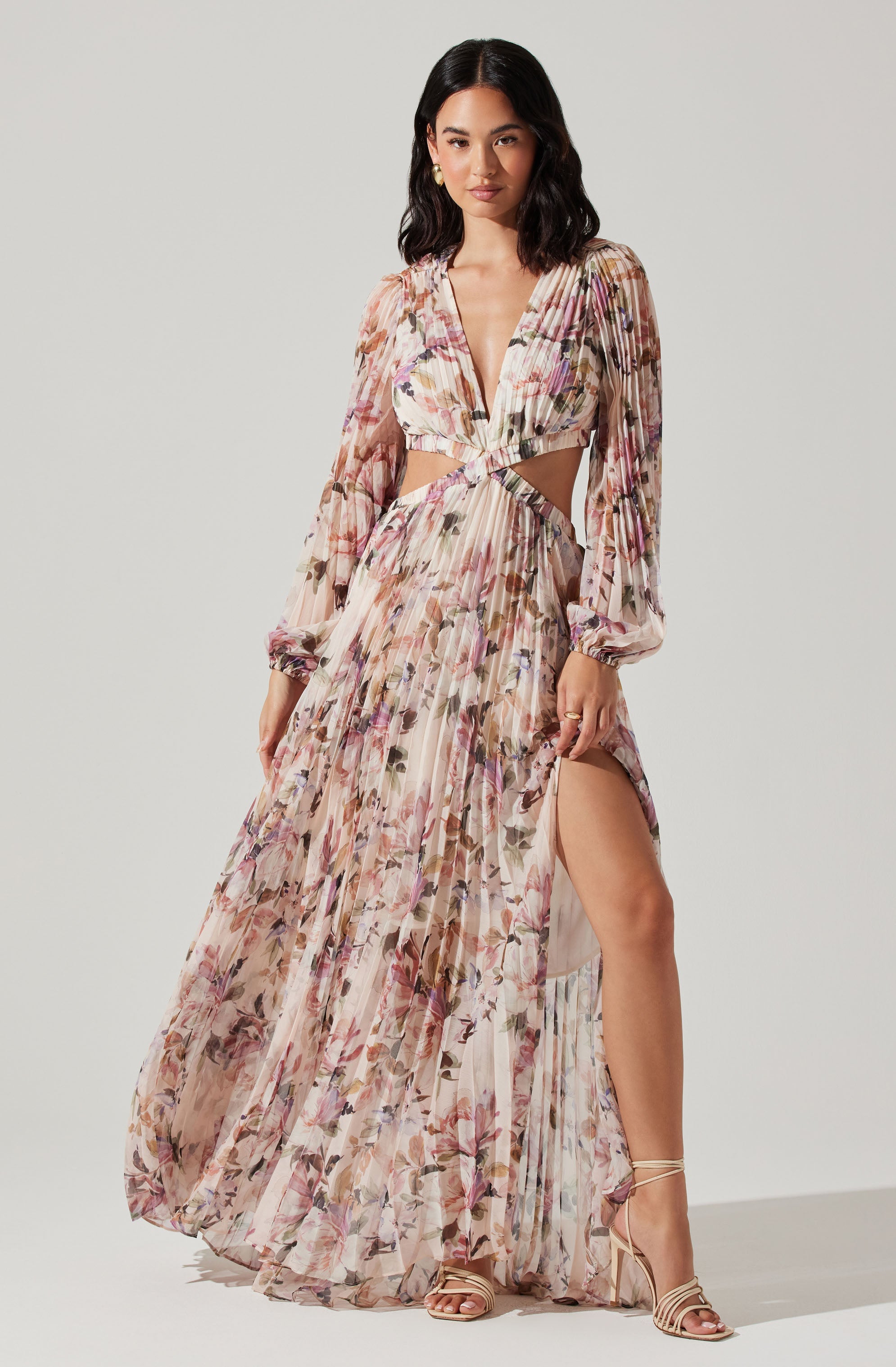 http://www.astrthelabel.com/cdn/shop/files/ACDR102242_CREAMPINKFLORAL_2.jpg?v=1705686626