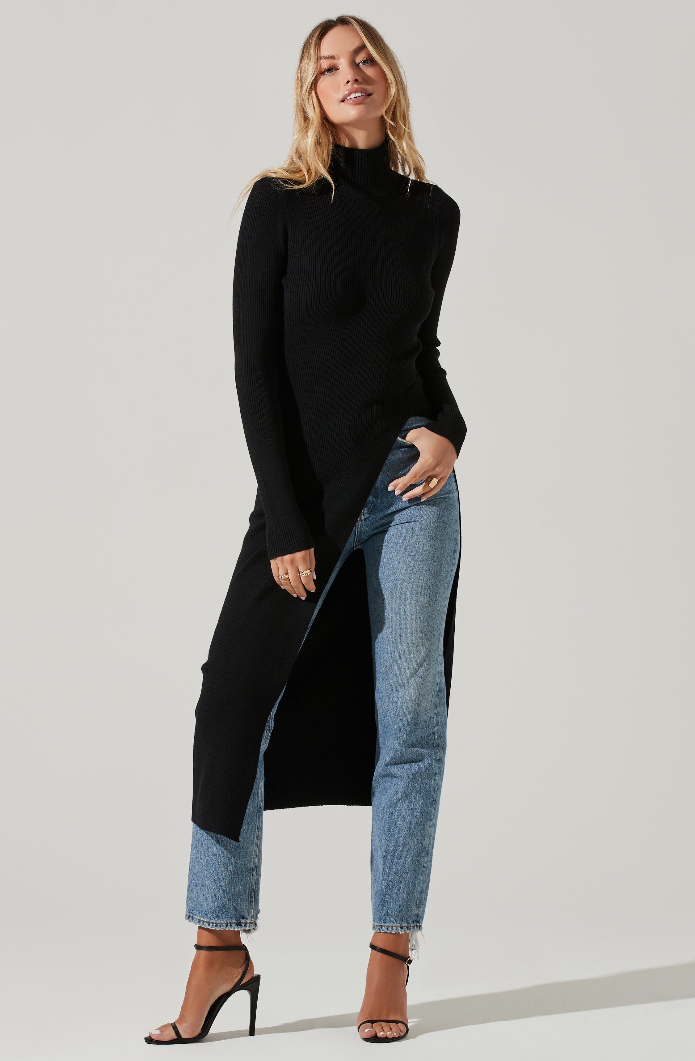 Ribbed Accent Turtleneck - Women - Ready-to-Wear