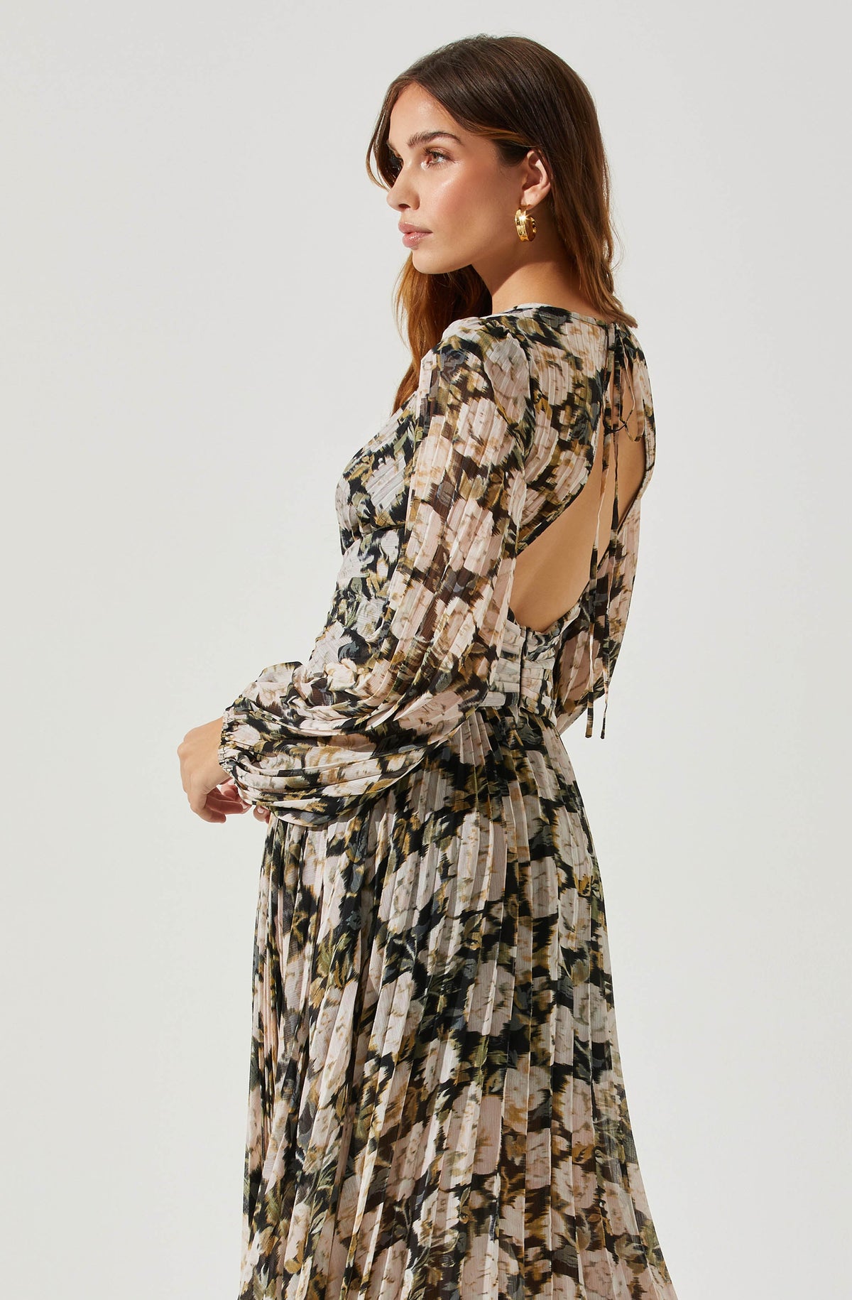 Ayana Floral Pleated Long Sleeve Maxi Dress - Cream black floral / XS