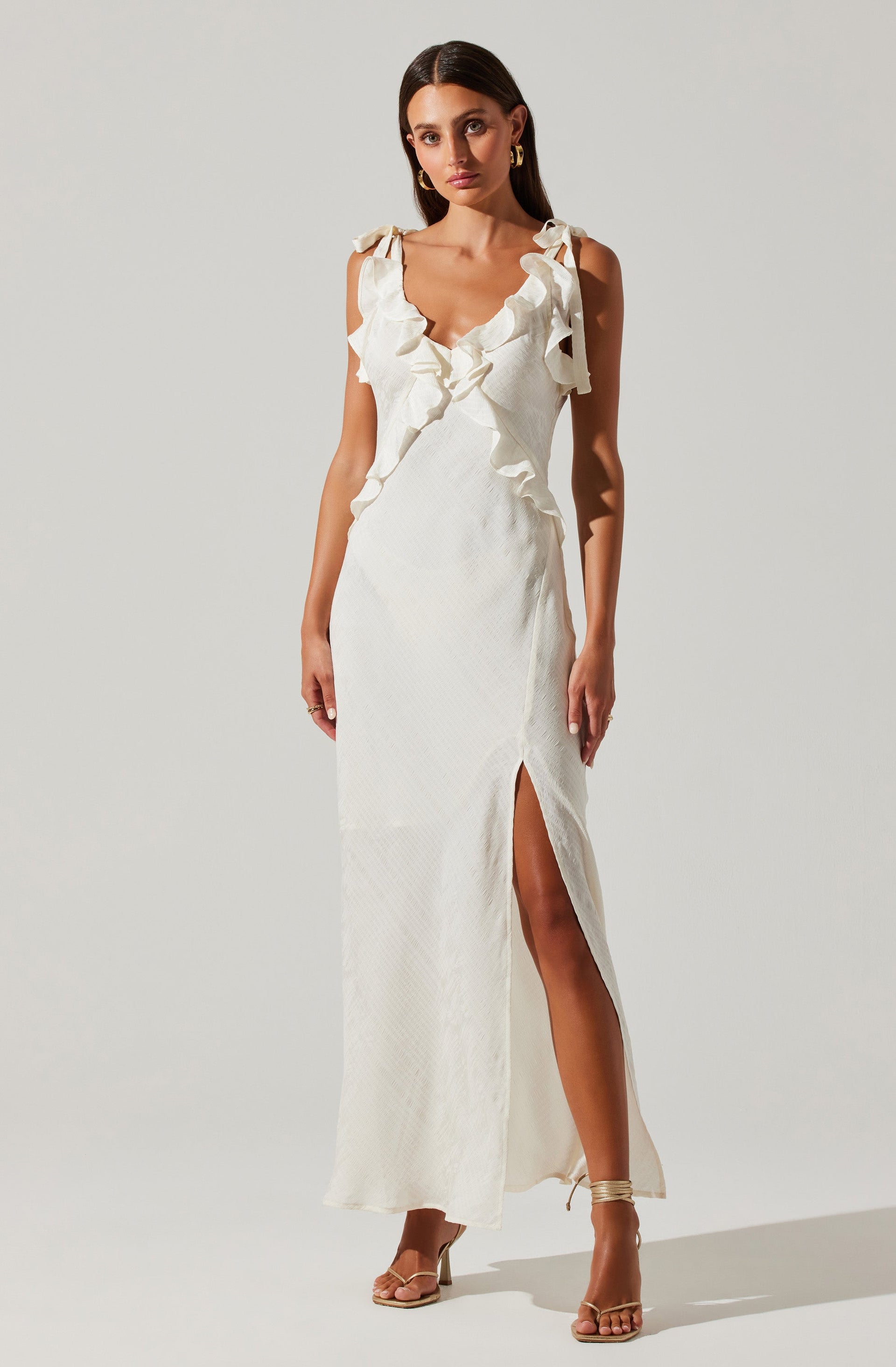 fitted lace wedding dress Sorbae Dress – Sapphire Boutique