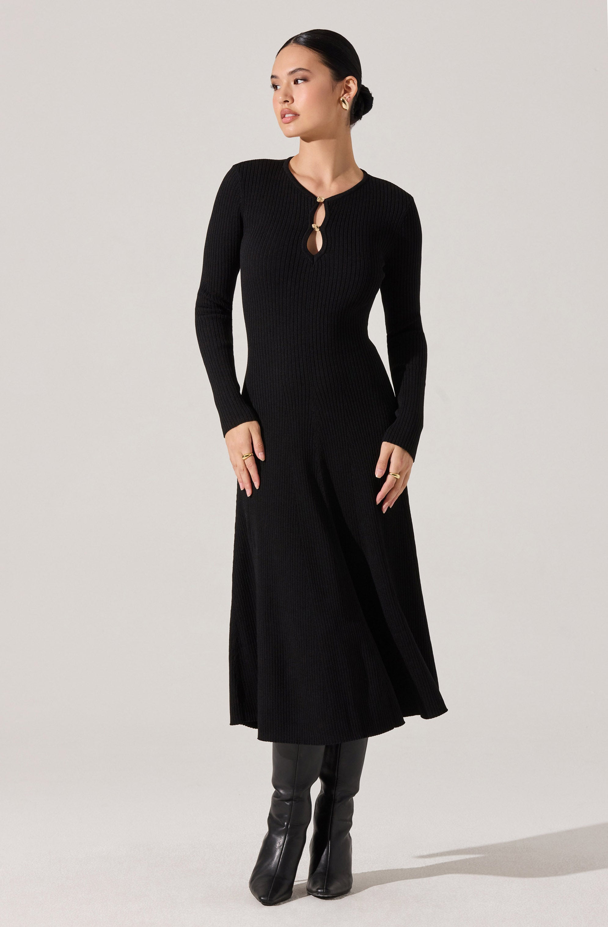 Fallyn Ribbed Sweater Midi Dress thumbnail 5