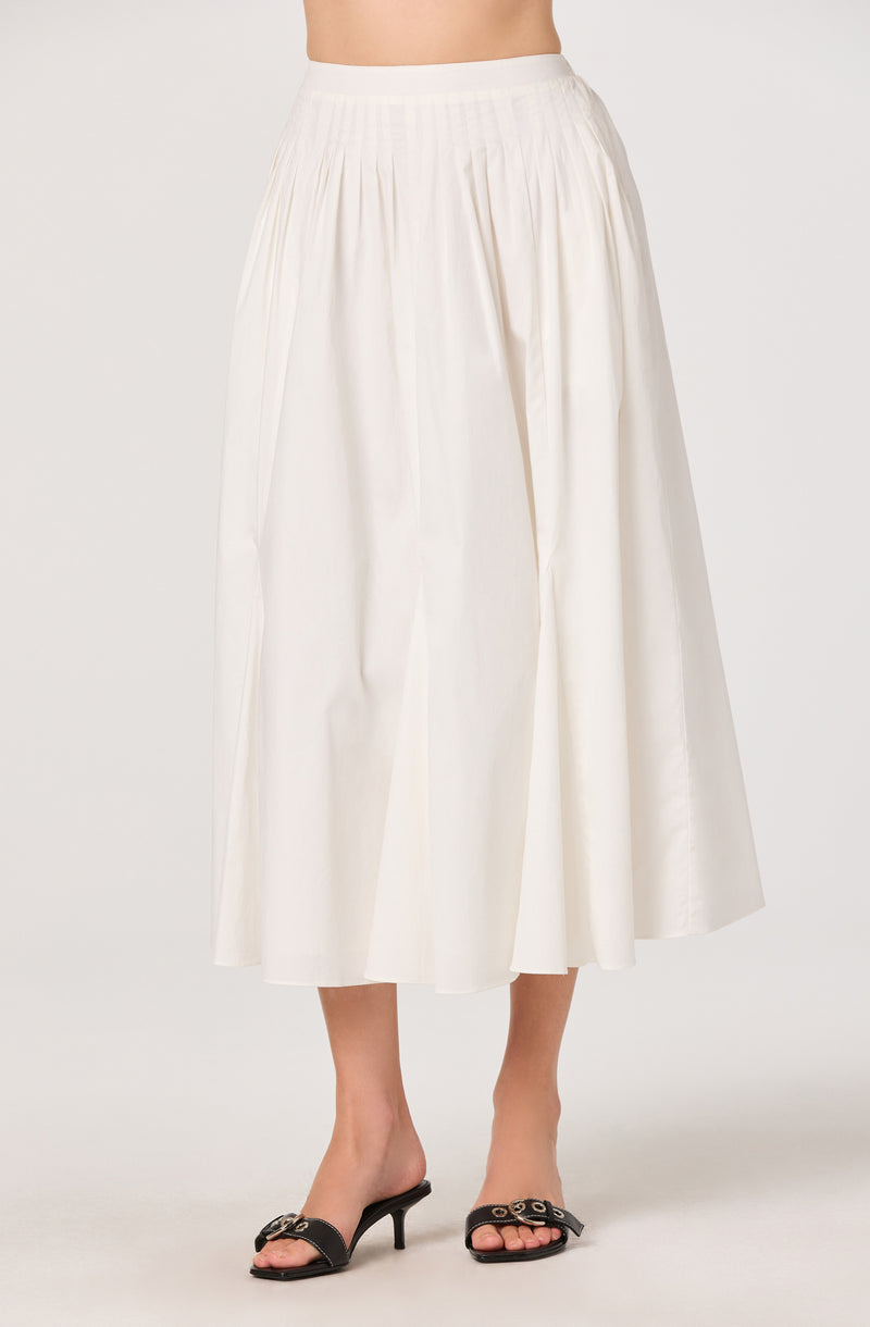 White pleated wide-leg skirt with a high elastic waistband.