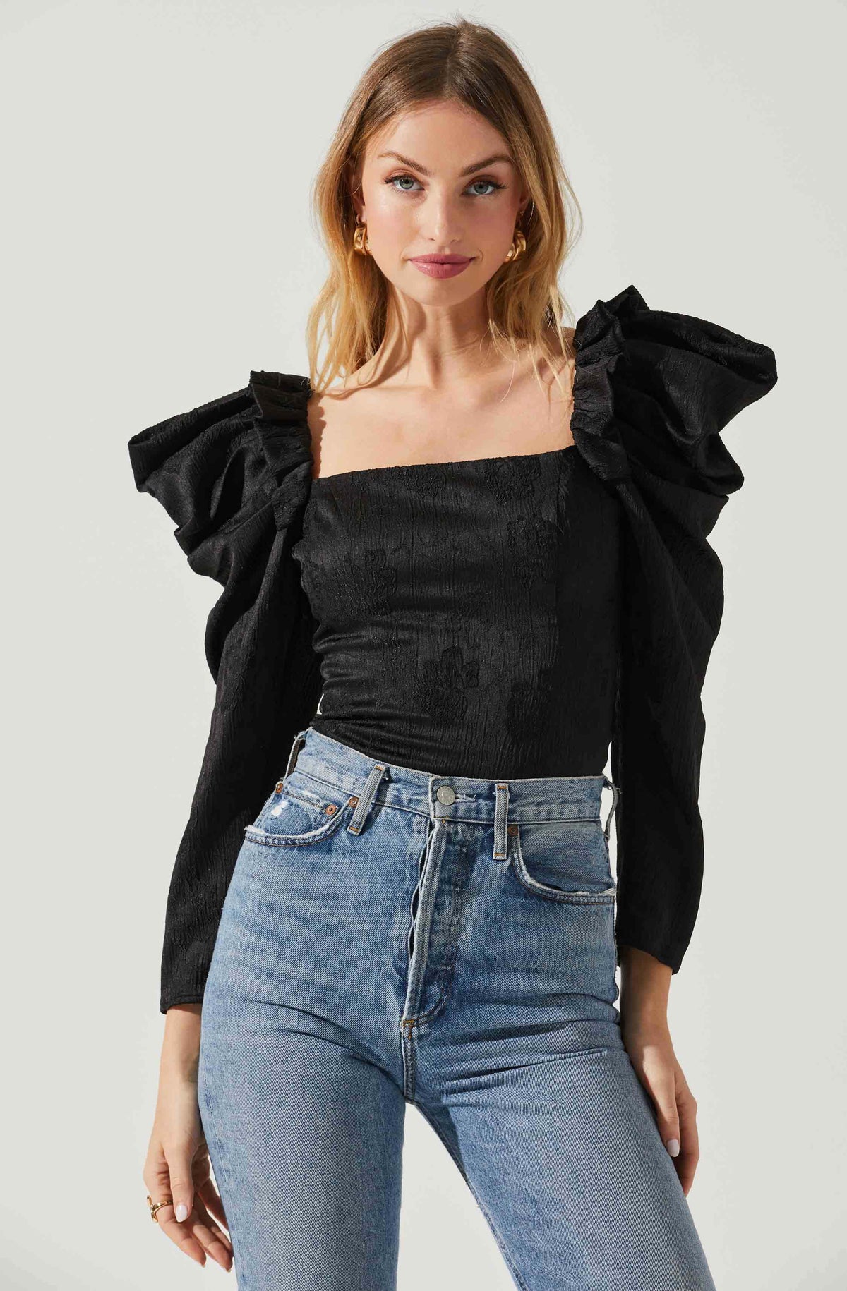 Amara Floral Jacquard Puff Sleeve Top – ASTR The Label