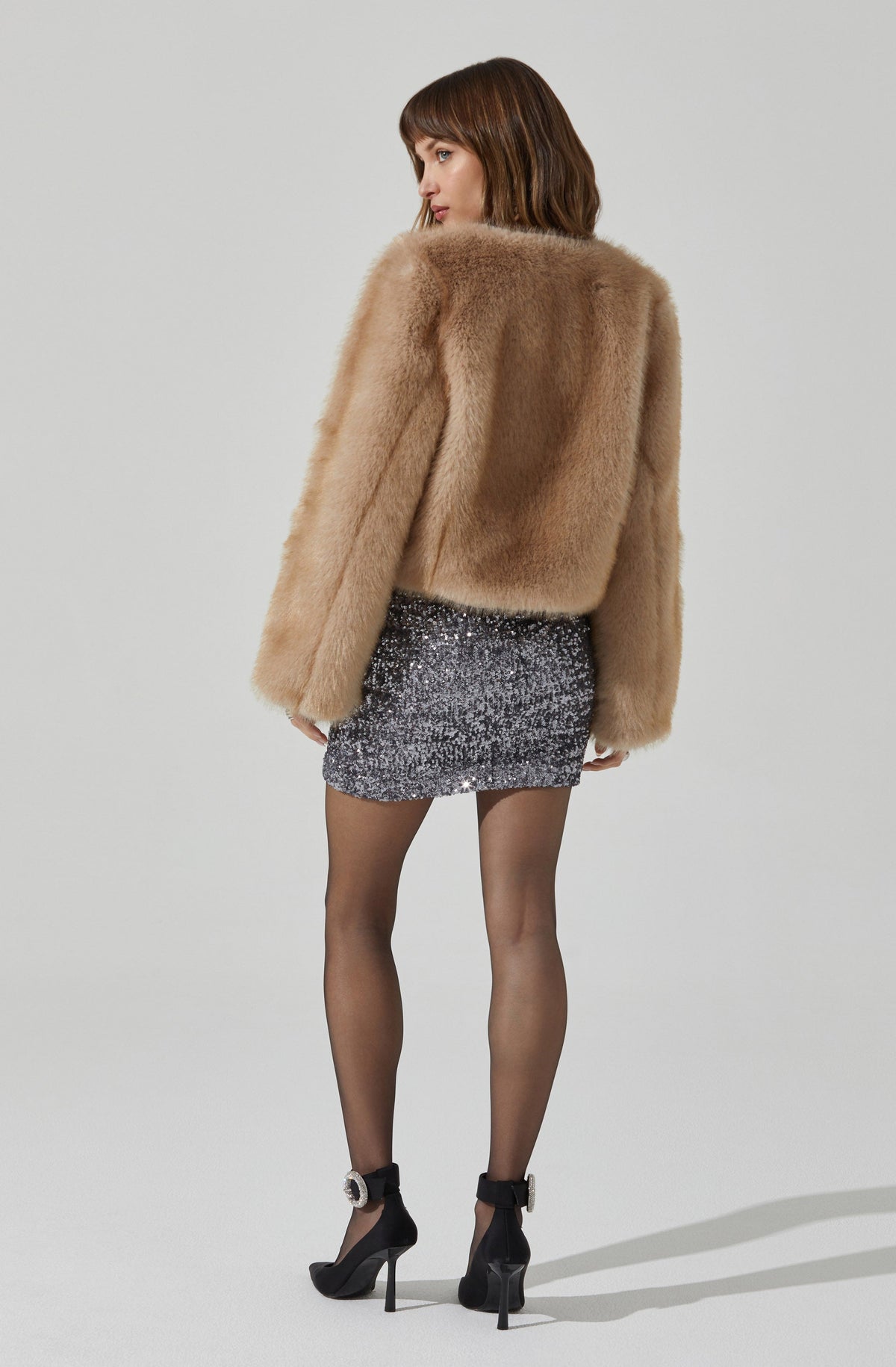 Doxey Faux Fur Cropped Jacket– ASTR the Label Doxey Faux Fur Cropped Jacket– ASTR the Label