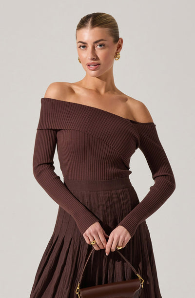 ASTR the Label | Daniella Off Shoulder Sweater in Brown | Size L ASTR the Label | Daniella Off Shoulder Sweater in Brown | Size L
