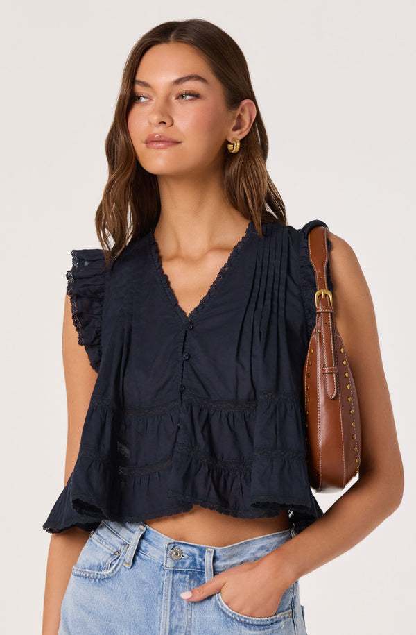 PUR hand cutworkベスト Julie Flutter Sleeve Cropped Top - ASTR the