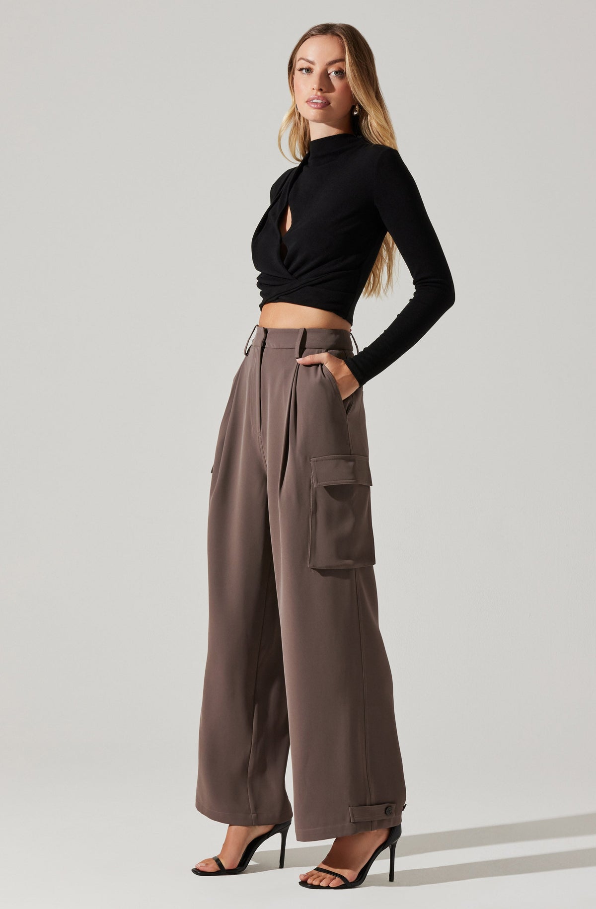 Pleated Wide Leg Cargo Pants