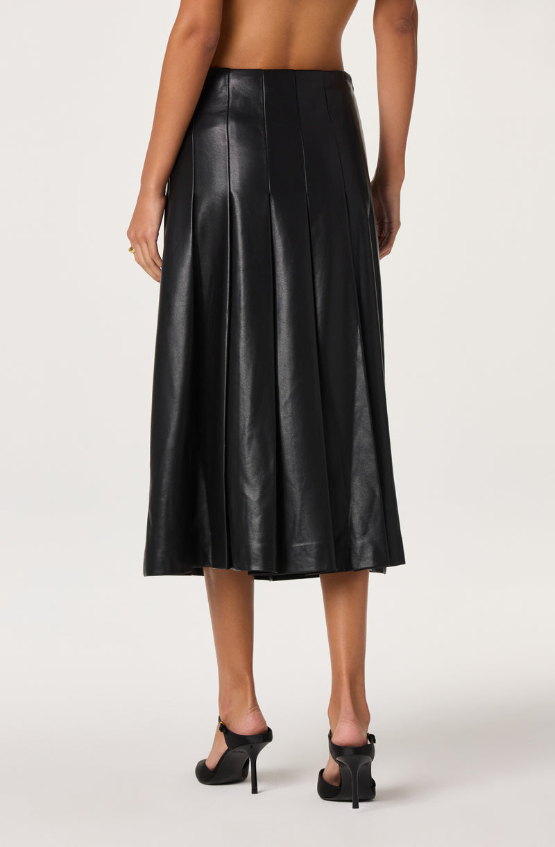 Black leather pleated midi skirt with high waist.