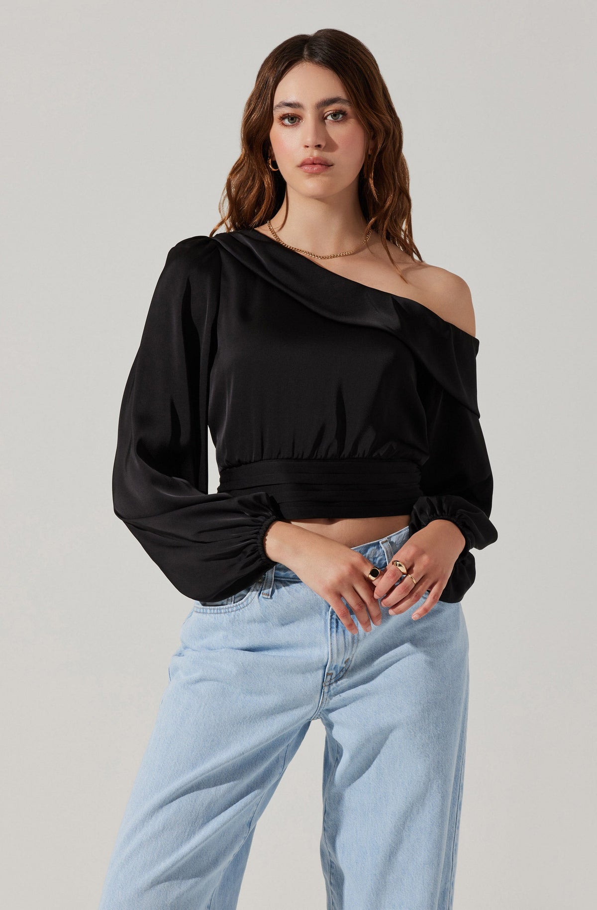 Off the sales shoulder cinched top