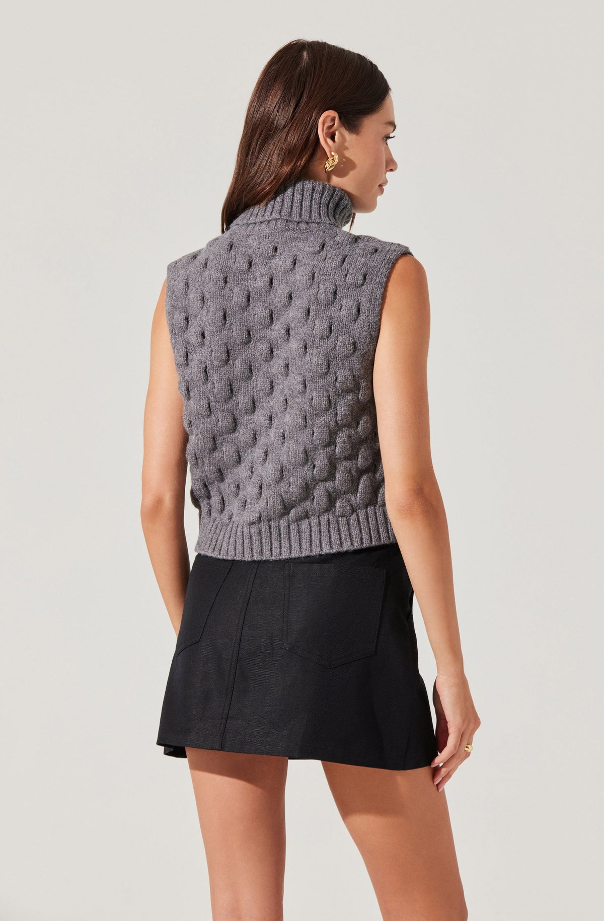 THE RERACS SCARF COLLAR PULLOVER VEST