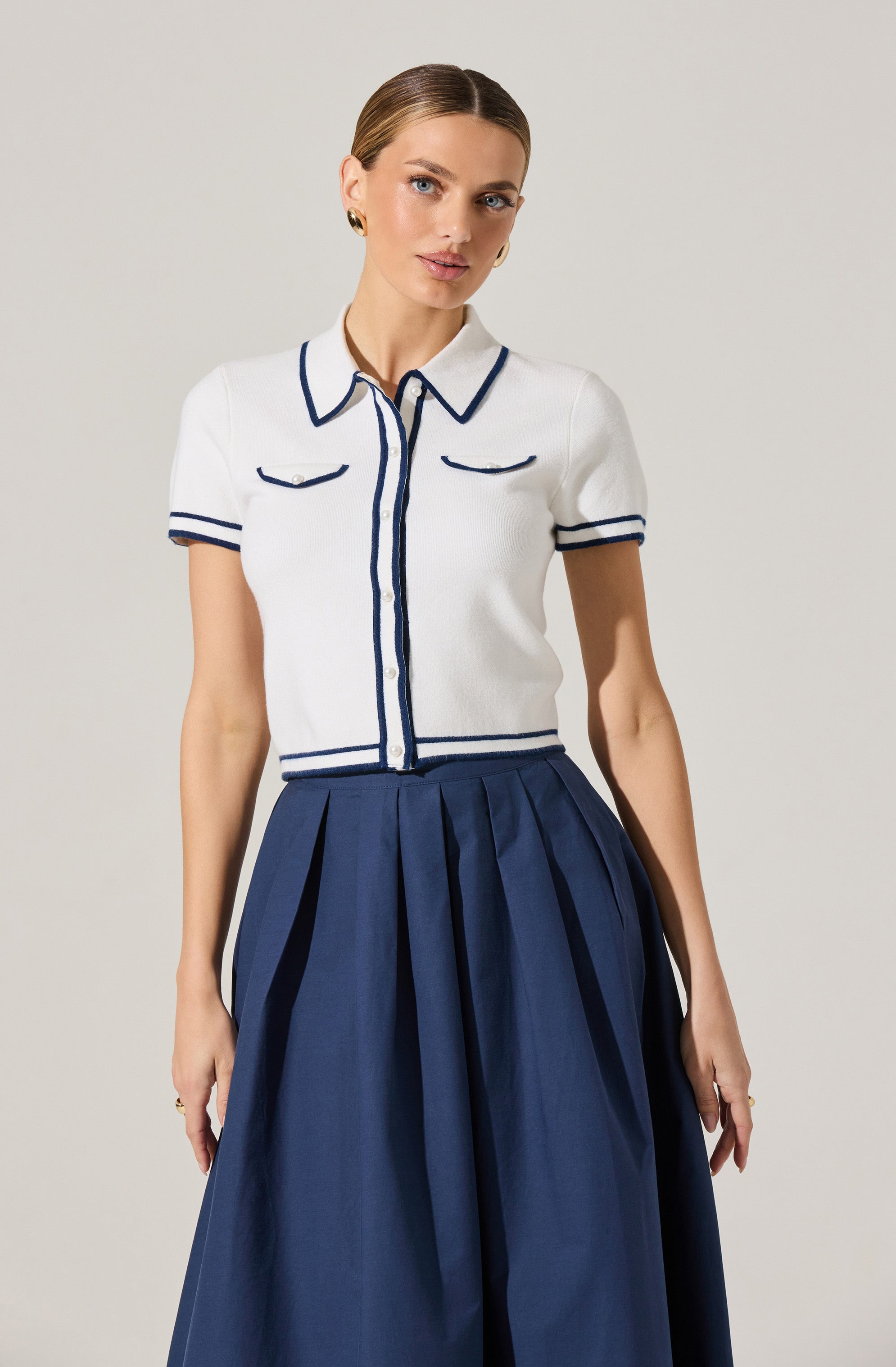 astr the label Contrast Trim Cropped Sweater