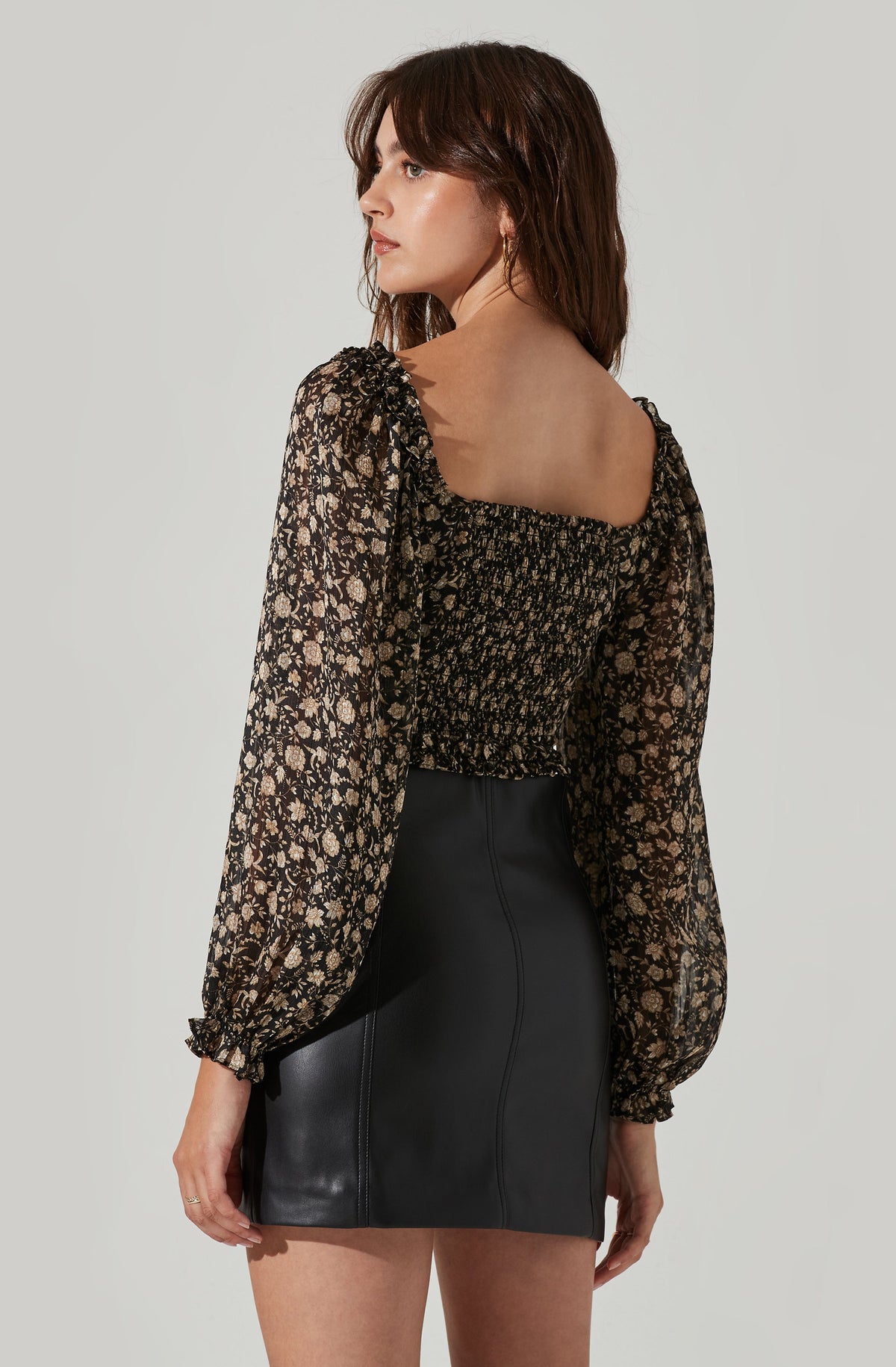 out from under alexa ruched short sleeve top