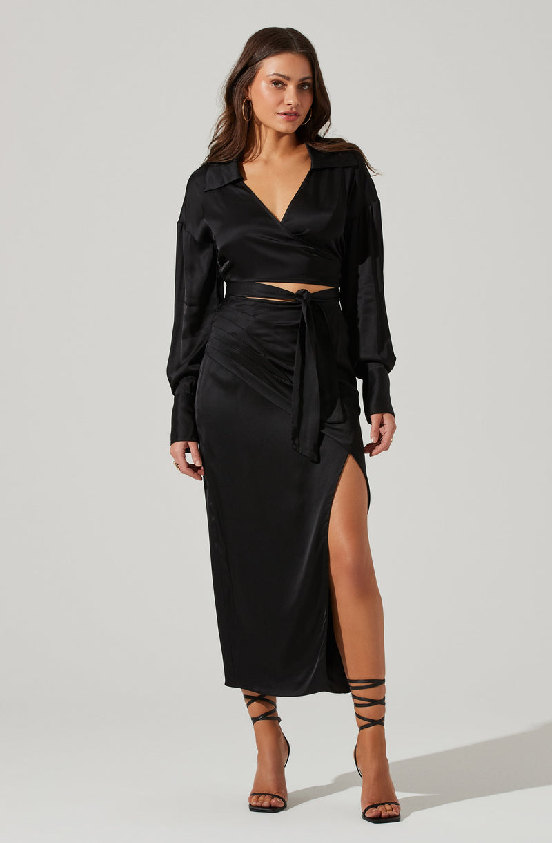Black Split Neck Crop Blouses/Bralette - This is an outfit that easily goes from morning coffee to post-work happy hour. It lays emphasis on a neckline that works well with the silhouette.
