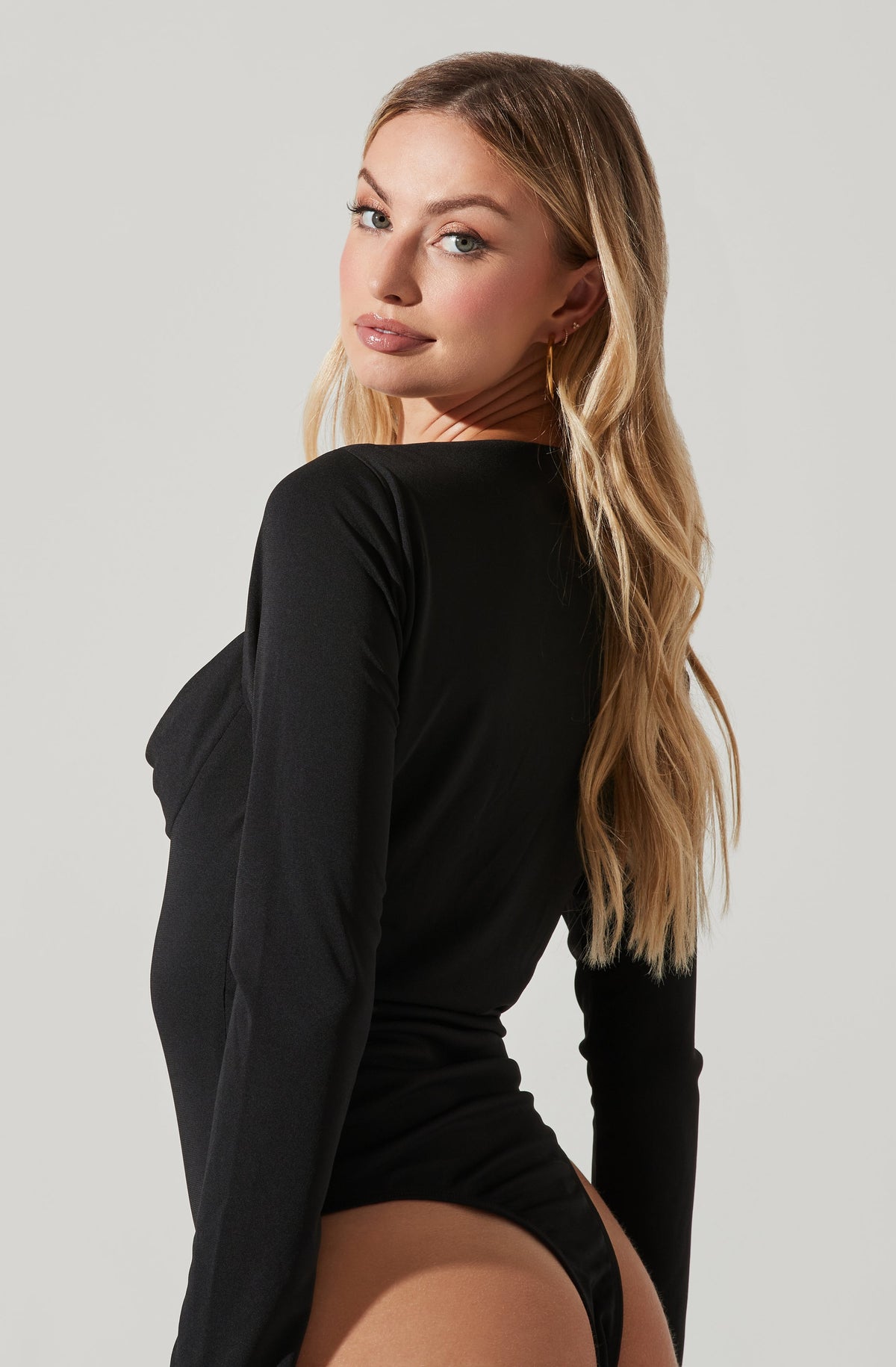 Nyra Sweetheart Long Sleeve Bodysuit – ASTR The Label